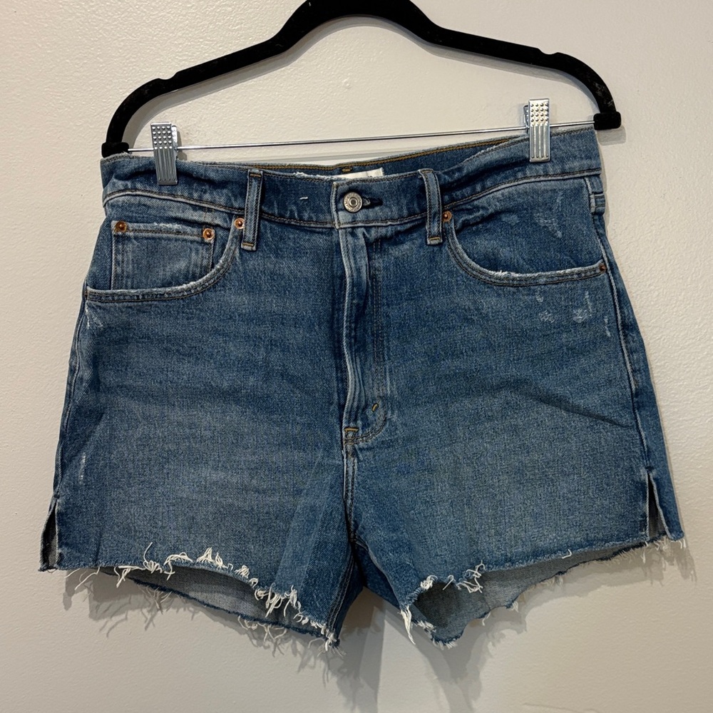 Abercrombie & Fitch The 4” Mom Shorts
